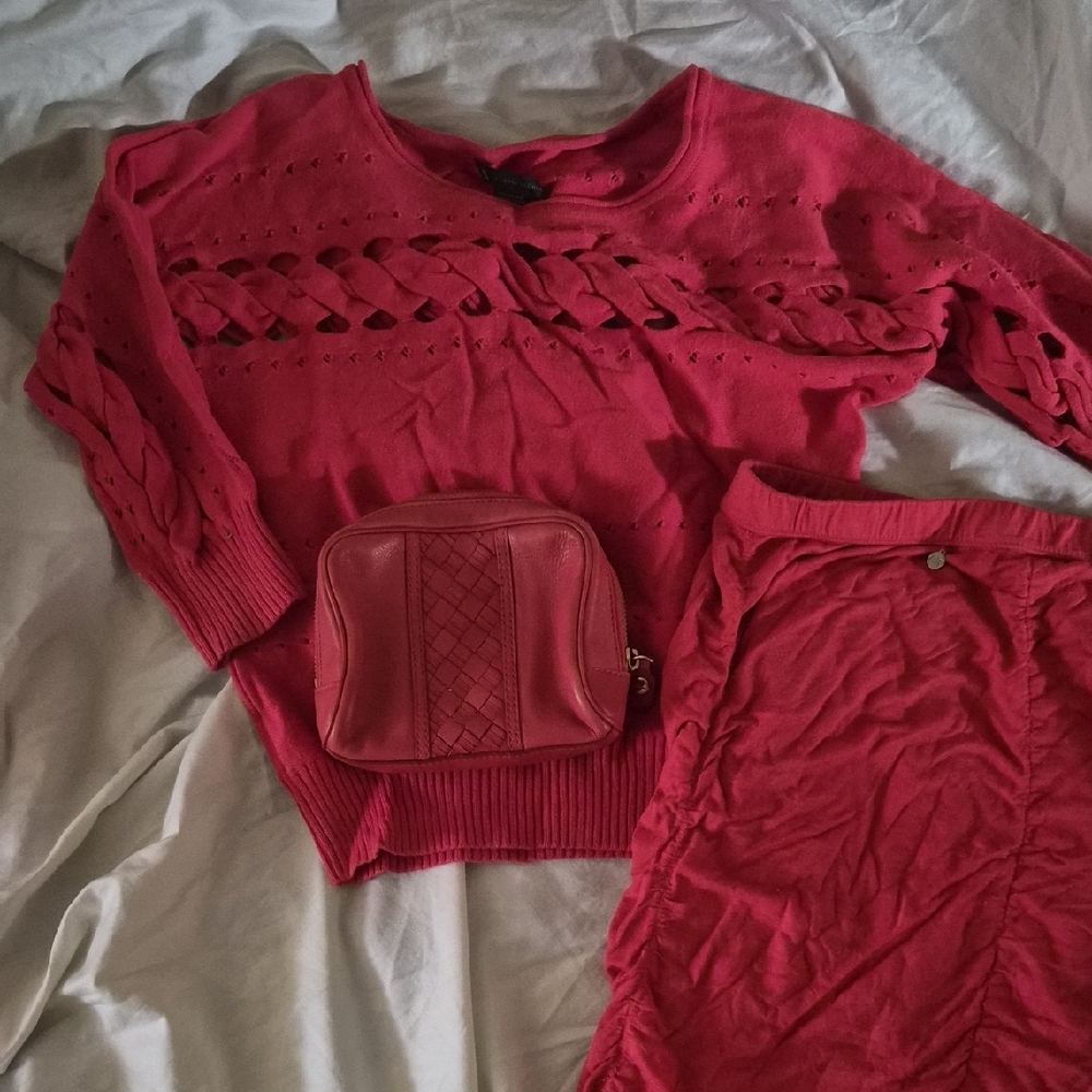 Coral🌺Outfit Lot, 3 Items‼️ - 1 Sweater - 1 Skirt - 1 Purse For One Price‼️